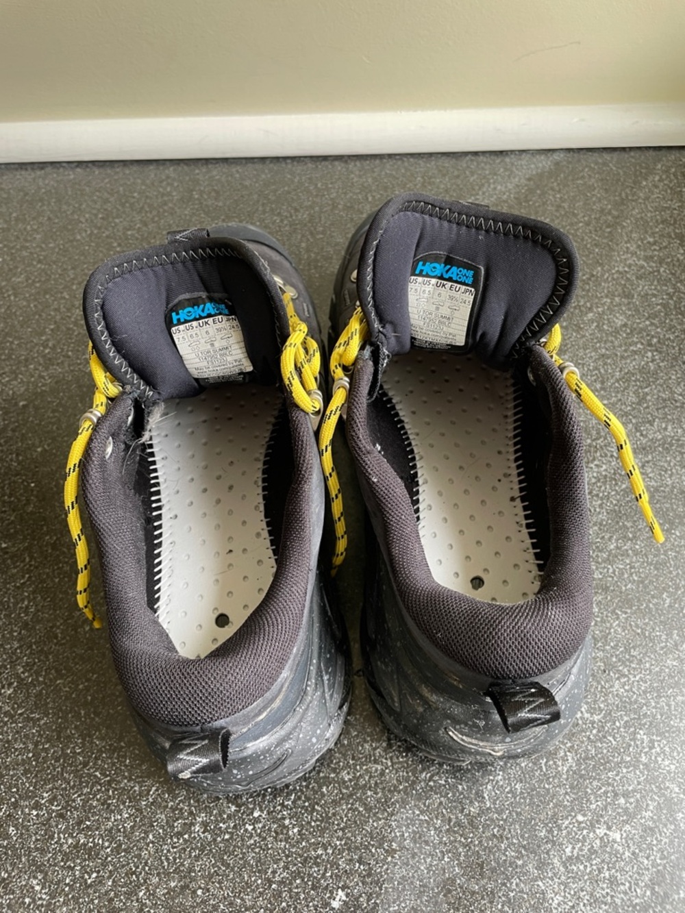 EUC Hoka Tor Summit Unisex Trail Shoe Size M6.5/W7.5 Black with Yellow Laces - Picture 13 of 15